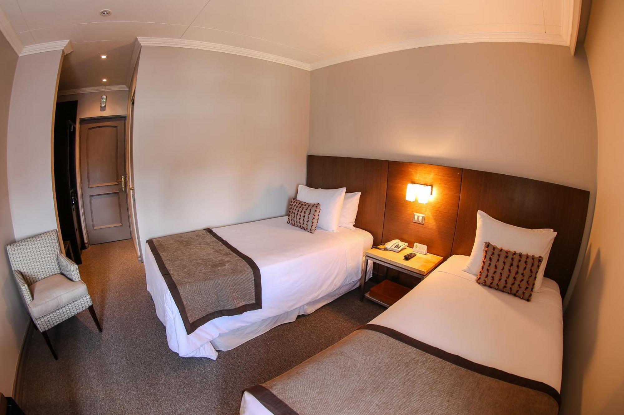 Hotel Martin Gusinde Пуэрто-Наталес Экстерьер фото